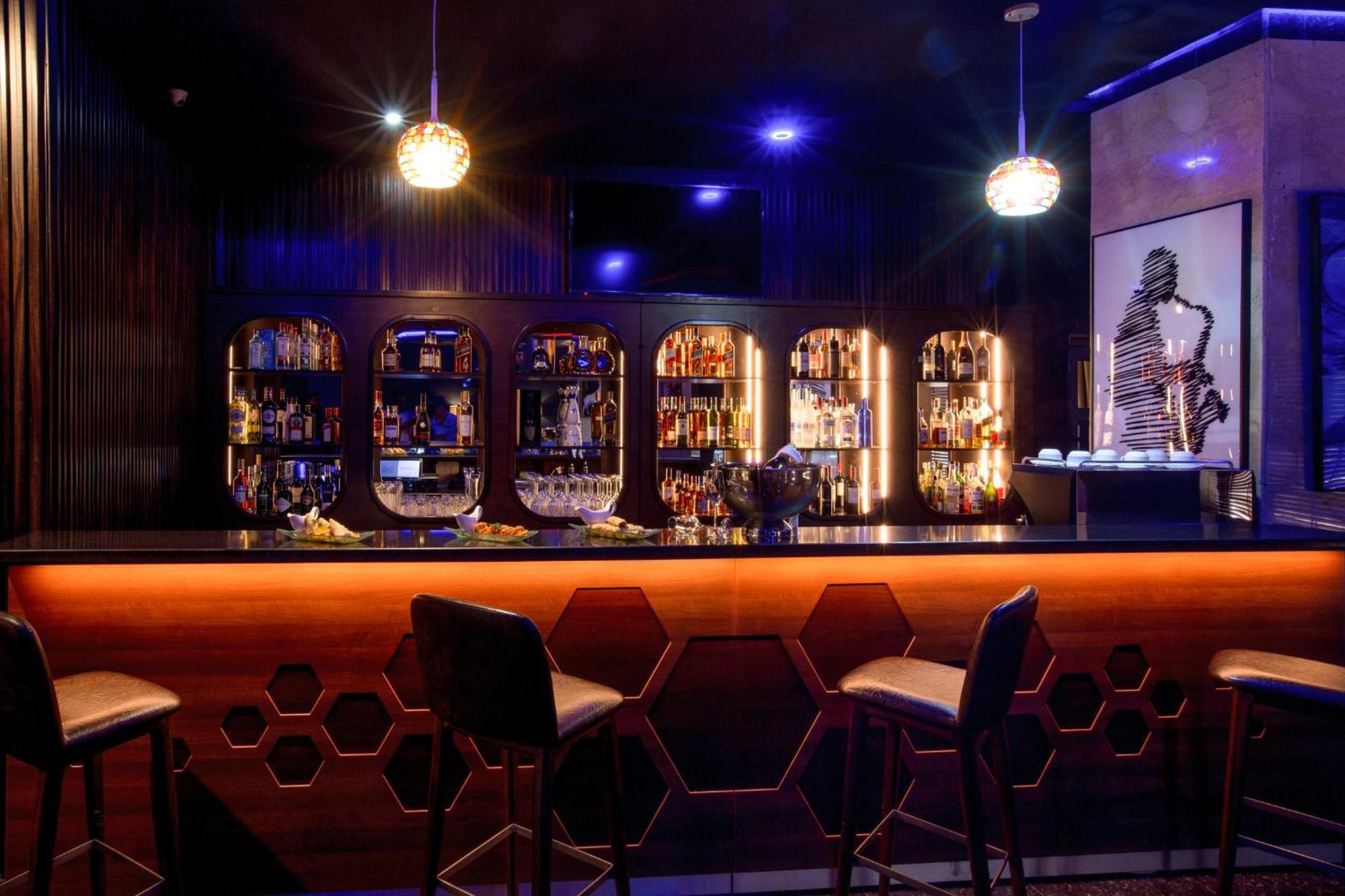 Johnwood Hotel By Bolton アブジャ エクステリア 写真